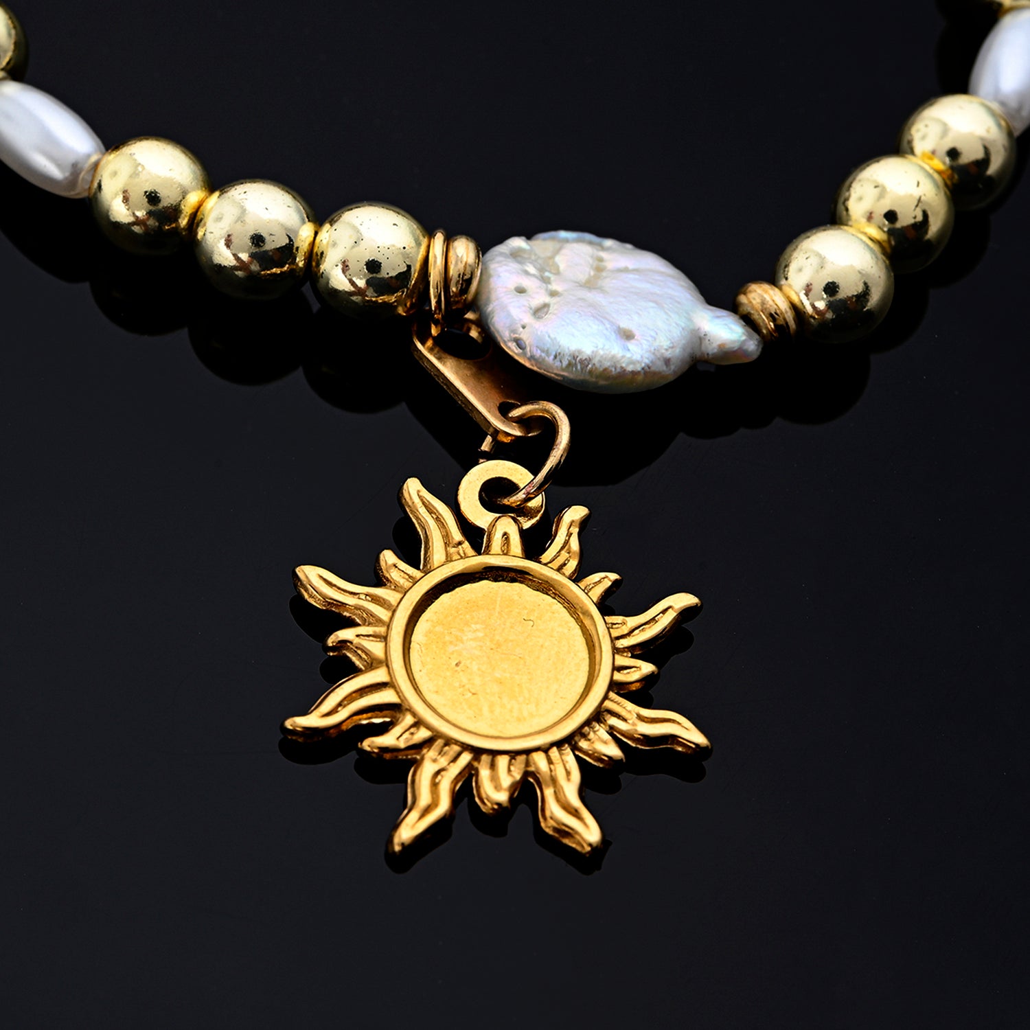 Isola Charm Bracelet (Postcard, Sun, Spotted Blue Starfish)
